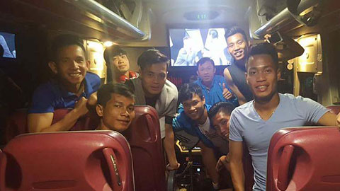 Cầu thủ HAGL đi xuyên đêm hội quân cùng U23 Việt Nam