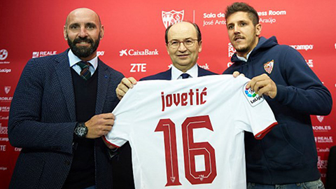 Jovetic thi đấu cho Sevilla theo dạng cho mượn