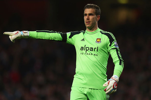 Adrian đã mất chỗ đứng tại West Ham