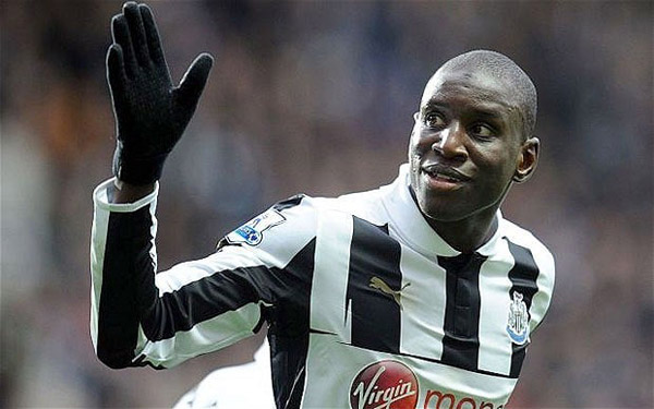  Newcastle (13 lần): Peter Beardsley, Andy Cole (2 lần), Les Ferdinand, Alan Shearer (2 lần), Michael Owen, Andy Carroll, Kevin Nolan, Leon Best, Demba Ba, Georginio Wijnaldum