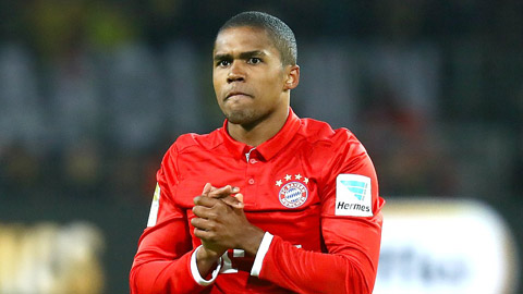 Bayern dập tắt ý đồ đòi tăng lương của Douglas Costa