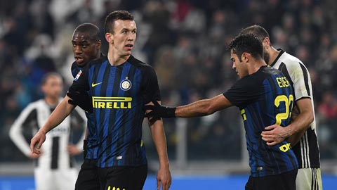 Inter quá sa vào những cuộc tranh cãi hậu trường