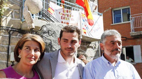 Cậu bé Casillas từng “đánh rơi” 1 triệu bảng của cha