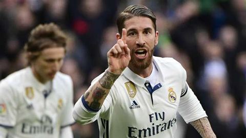 Ramos bay bổng sau khi cán mốc 500 trận cho Real