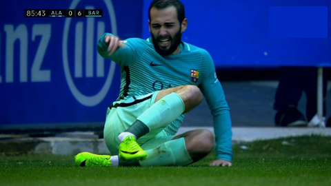 Cận cảnh chấn thương khủng khiếp của sao Barca