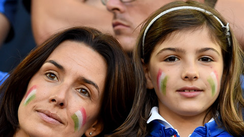 Conte muốn con gái cưng yêu Chelsea