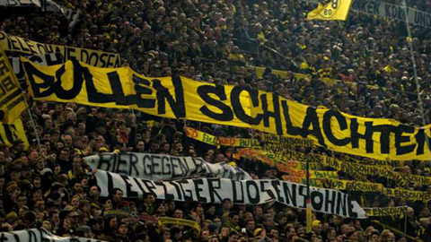 Dortmund chấp nhận án phạt cấm nửa SVĐ