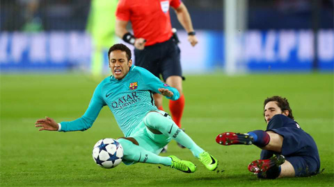 Neymar diễn kịch câu thẻ phạt thô thiển