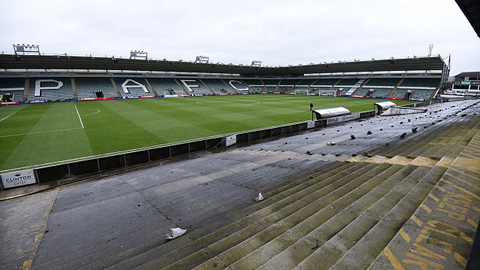 Cuộc đối đầu giữa M.U vs St Etienne là lần đầu tiên và cũng là duy nhất sân Home Park tổ chức một trận đấu ở đấu trường châu Âu