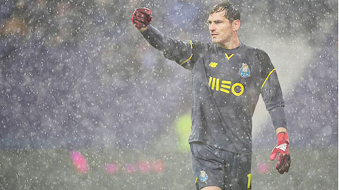 Casillas có thể quyết định tương lai ở Porto ngay trong tuần này
