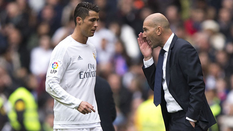 Với Zidane, đến Ronaldo cũng biết nghe lời