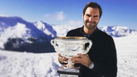 Federer 'xõa' trên đỉnh núi tuyết dãy Alps