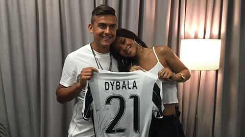 Dybala bị nghi đang cặp kè nữ ca sĩ bốc lửa Rihanna