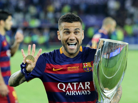 Chưa ai có thể thay thế Alves tại Barca