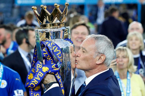 Ranieri bị sa thải chỉ 8 tháng sau khi vô địch Ngoại hạng Anh