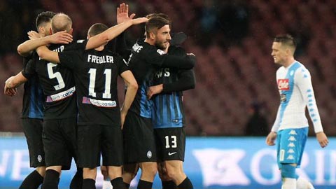 Napoli thua sốc Atalanta 0-2 trên sân nhà: Caldara bước ra ánh sáng
