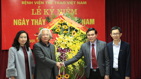 Lãnh đạo báo Bóng Đá thăm và chúc mừng Bệnh viện thể thao Việt Nam nhân kỷ niệm 62 năm ngày Thầy thuốc Việt Nam