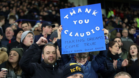 CĐV Leicester biến trận gặp Liverpool thành buổi lễ tri ân HLV Ranieri