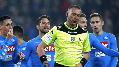 Sếp Napoli cáu tiết vì 2 quả phạt đền trọng tài "tặng" Juventus