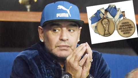 Hậu trường sân cỏ 2/3: HCV World Cup của Maradona được bán với giá bèo
