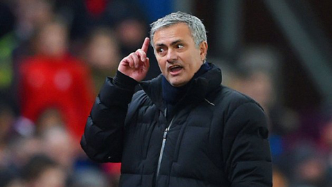 Mourinho khen CĐV M.U cuồng nhiệt hơn Chelsea