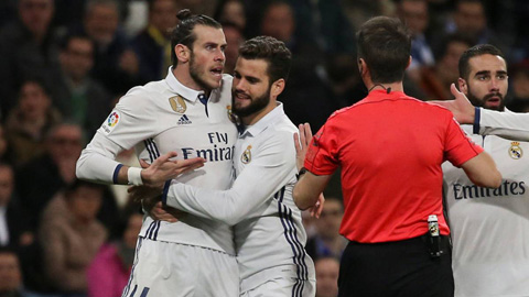 Bale sửng sốt vì phải nhận thẻ đỏ