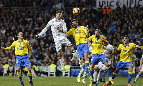 Không có Bale, siêu sao Cristiano Ronaldo trở thành người hùng của Los Blancos với cú đúp bàn thắng, qua đó giúp đội nhà có được trận hòa 3-3 quý giá