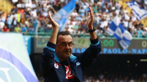 Nhờ những điều chỉnh hiệu quả của HLV Sarri mà Napoli đã giật 3 điểm ngay trên sân của Roma