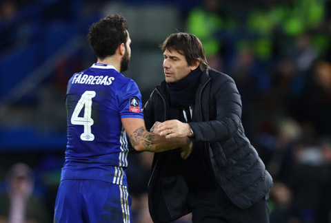 Fabregas là quân bài chiến thuật của Conte