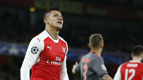 Sanchez vẫn nặng tình với Arsenal