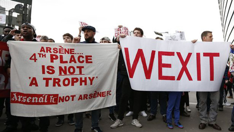 Người hâm mộ Arsenal biểu tình đòi Wenger bị sa thải
