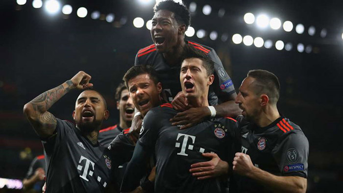  Robert Lewandowski (Bayern Munich): Một trong những “tay săn bàn” thuộc dạng top của thế giới hiện nay, nên không có gì bất ngờ khi tiền đạo người Ba Lan có thể vượt qua Pogba về mức giá chuyển nhượng.