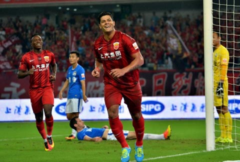 Với những ngôi sao hàng đầu thế giới như Oscar, Hulk (trái), Shanghai SIPG sẽ đánh bại Urawa Reds