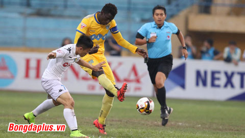 Hà Nội FC chấm dứt chuỗi trận bất bại của FLC Thanh Hóa