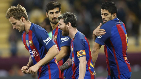 Messi và đồng đội cô lập bạn thân của Ronaldo ở Barca