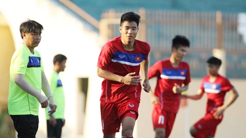 U20 Việt Nam tập luyện tại Nha Trang: Nắng, vênh & chông chênh thể lực