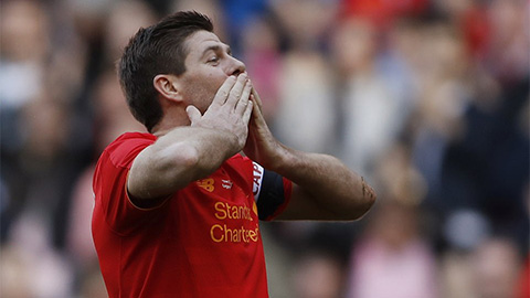 Gerrard tỏa sáng, huyền thoại Liverpool hạ huyền thoại Real 4-3