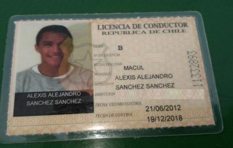 Alexis Sanchez vừa bị thu bằng lái, nhận phiếu phạt vì phóng nhanh vượt ẩu