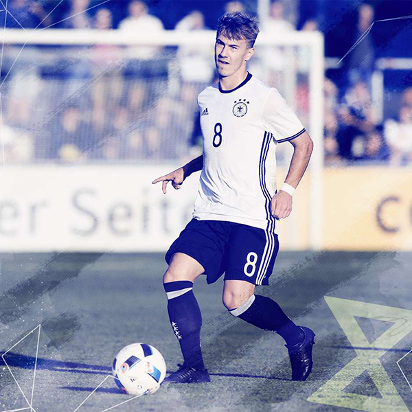 Dorsch được đánh giá là một Toni Kroos mới của bóng đá Đức. Cầu thủ 19 tuổi đang thi đấu cho đội dự bị của Bayern và nhận được sự quan tâm đặc biệt của HLV Carlo Ancelotti. Thậm chí nhiều người còn dự đoán, rất có thể Dorsch có thể được đôn lên đội 1 chinh chiến tại Bundesliga nếu 