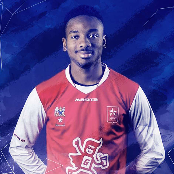 Sau khi góp công lớn giúp Nigeria giành chiến thắng tại U17 thế giới năm 2015, Nwakali chuyển tới Arsenal. Tuy nhiên hiện tại anh đang được đem cho đội bóng Hà Lan, MVV Maastricht mượn. Cầu thủ 19 tuổi được đánh giá cao ở khả năng xử lý bóng và chuyền bóng rất thông minh