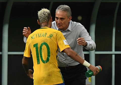Tite cũng phụ thuộc vào Neymar, nhưng lại thăng hoa cùng triết lý tấn công, làm hồi sinh điệu Samba