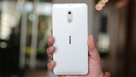 Nokia 6 thêm màu bạc có giá 5,6 triệu đồng