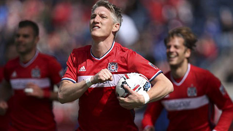 Schweinsteiger ghi bàn ngay trong trận ra mắt CLB mới