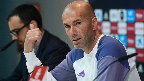 Zidane mơ hồ về tương lai trước derby Madrid