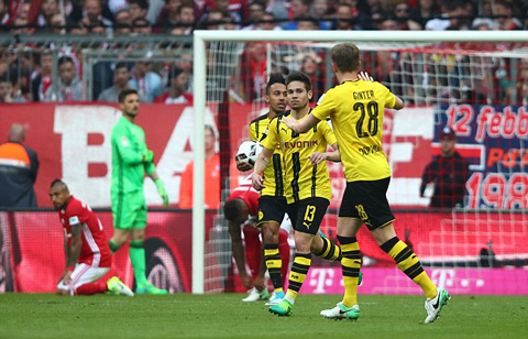 Bàn gỡ của Guerreiro không đủ giúp Dortmund xoay chuyển tình thế