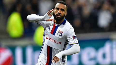 Man City gia nhập cuộc đua giành Lacazette