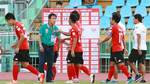 Long An chỉ còn 15 cầu thủ trong cuộc đối đầu với Quảng Nam