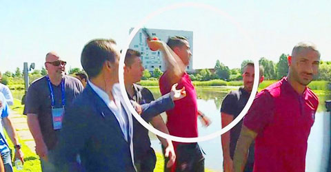 CR7 ném micro của phóng viên CMTV xuống hồ tại EURO 2016