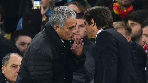 Conte không ngại đòn tâm lý của Mourinho