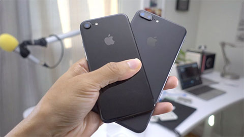 Bộ đôi iPhone 7 và 7 Plus màu đen giảm giá sốc